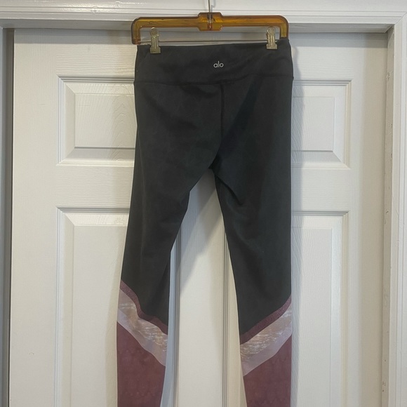 ALO YOGA LEGGINGS SZ S - Picture 3 of 6